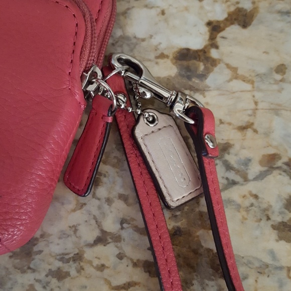 Authentic Coach Leather wristlet wallet - Picture 2 of 6